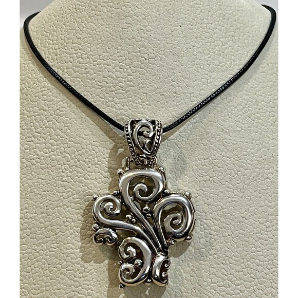 Vtg Best Filigree Victorian Goth Metal Cross Pendant Necklace 16in ~ 18in - Picture 1 of 6